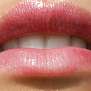 Bourse Foto Dots blancs sur les lèvres Comment se débarrasser
