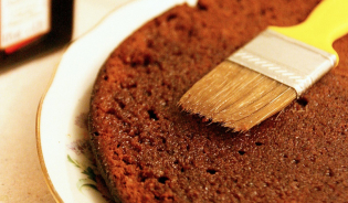 Hur att impregnera kex kakor för tårta