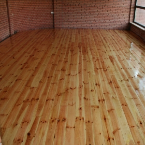 Jak lešit dřevěné podlahy