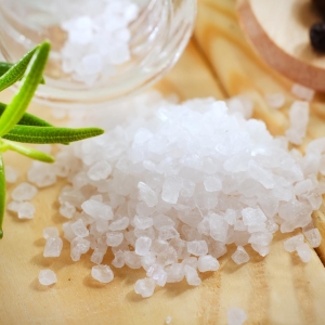 Come rimuovere il sale dal corpo