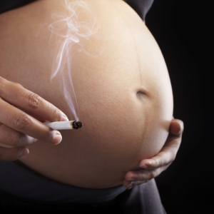 Stock Foto Kako pušenje utječe na trudnoću