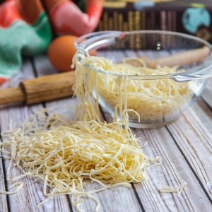 Kako napraviti kućni tjestenina za juhu?
