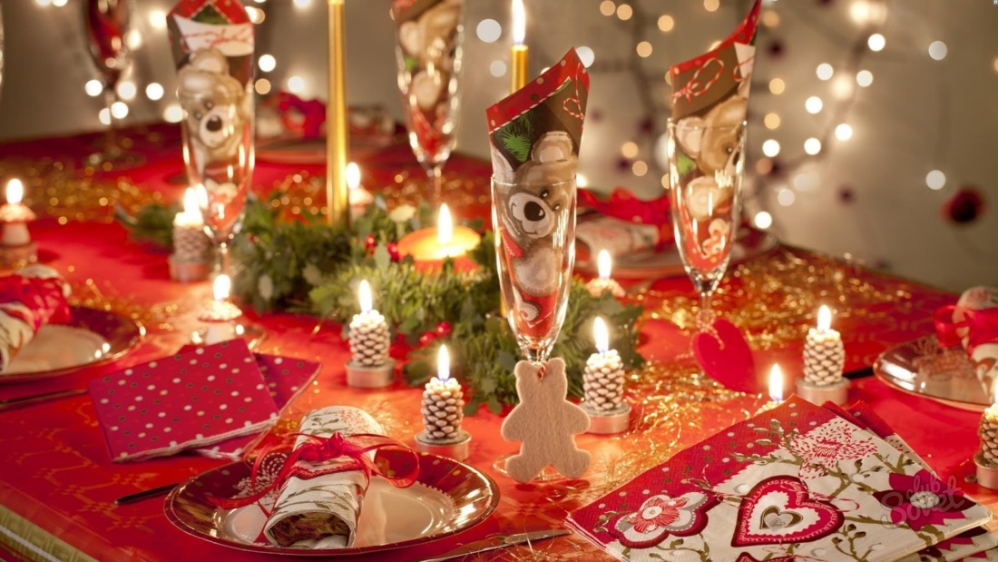 Come decorare un tavolo festivo