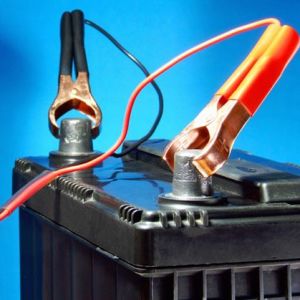 Photo How to charge a car battery