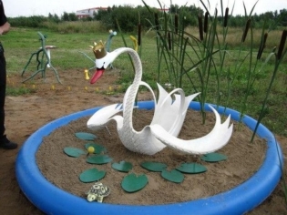 How to make a swan tire