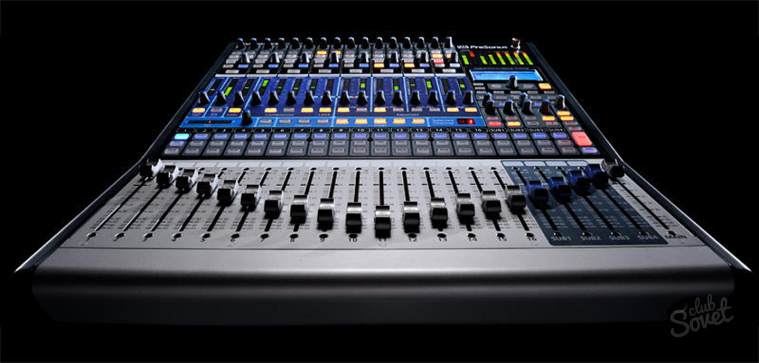 How to connect a mixing console