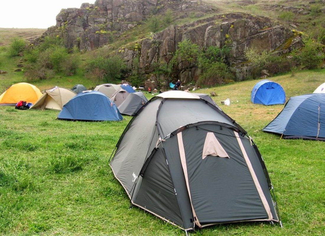 Как выбрать палатку туристическую. Freetime Peak 2 DXAL. Палатка туристическая. Туризм с палатками. Лучшие туристические палатки.