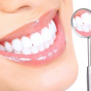 Wie man das Zahnfleisch stärkt