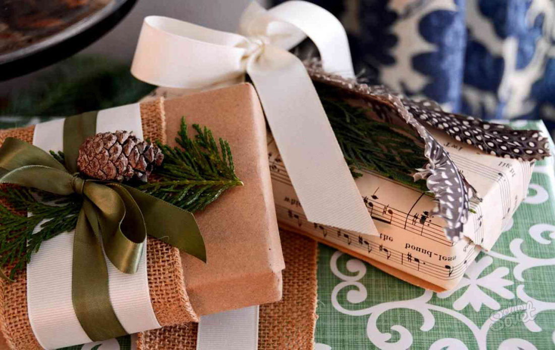 كيفية صنع القوس من الشريط للحصول على هدية؟