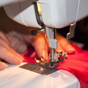 How to sew on a sewing machine