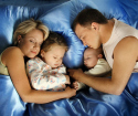 چگونه با پدر و مادر بخوابیم