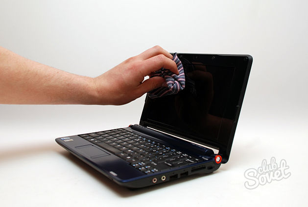 Come pulire uno schermo per laptop
