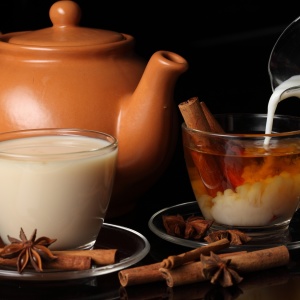 Αποθήκη Φωτογραφίας Τσάι με γάλα για απώλεια βάρους: συνταγή