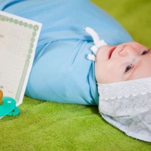 Foto, welche Dokumente benötigt werden, um ein Neugeborenes zu registrieren