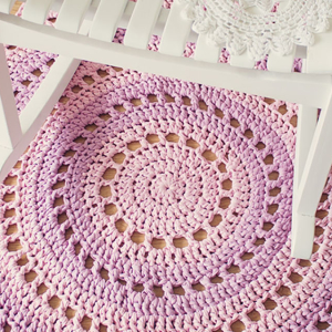 How to tie a crochet rug