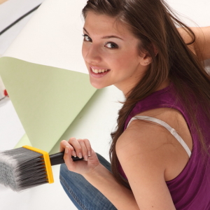 Stock Foto How to glue wallpaper on the ceiling