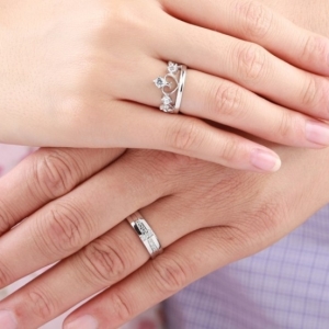 Foto Aké sny o striebornom prsteň?