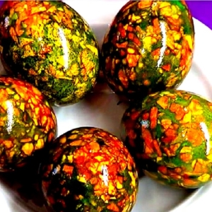Photo Comment faire des œufs de marbre pour Pâques?