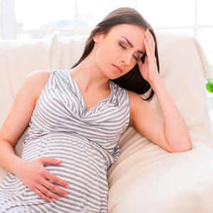 Stock Foto Headache during pregnancy, what to do