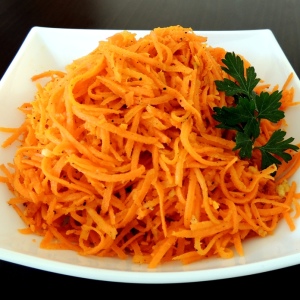 Foto, wie man Karotten in Koreanisch herstellt