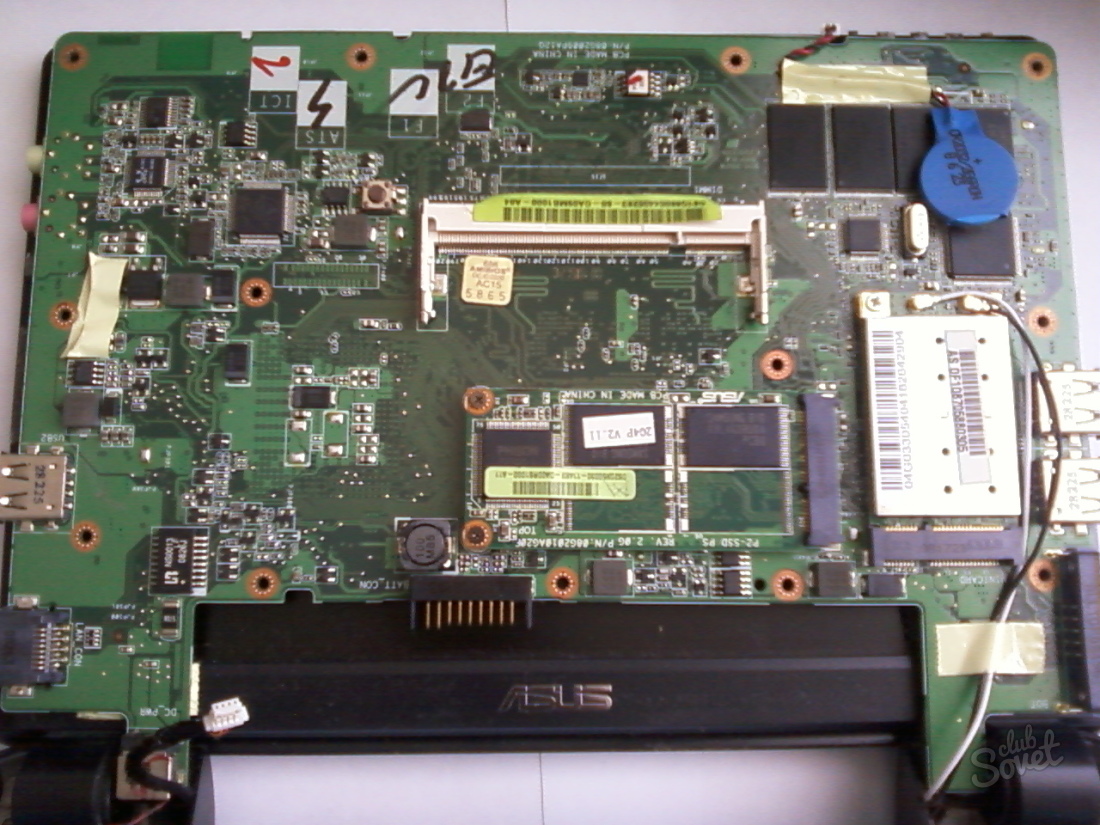 How to find out your motherboard on a laptop