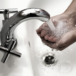 Stock Foto Antibacterial soap: truth or myth
