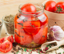 Tomatoes with onions for the winter - recipes