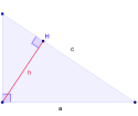 Πώς να βρείτε ένα ύψος σε ένα ορθογώνιο τρίγωνο