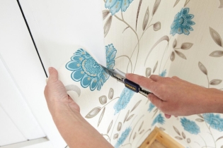 How to put the wallpaper