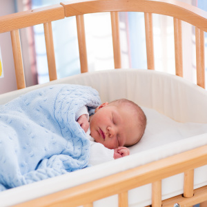 საფონდო foto როგორ ასწავლიან ბავშვს ძილის crib