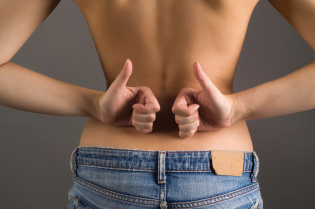 Kako se znebiti akne na hrbtu