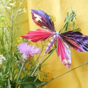 Foto, wie man einen Schmetterling aus Papier herstellt