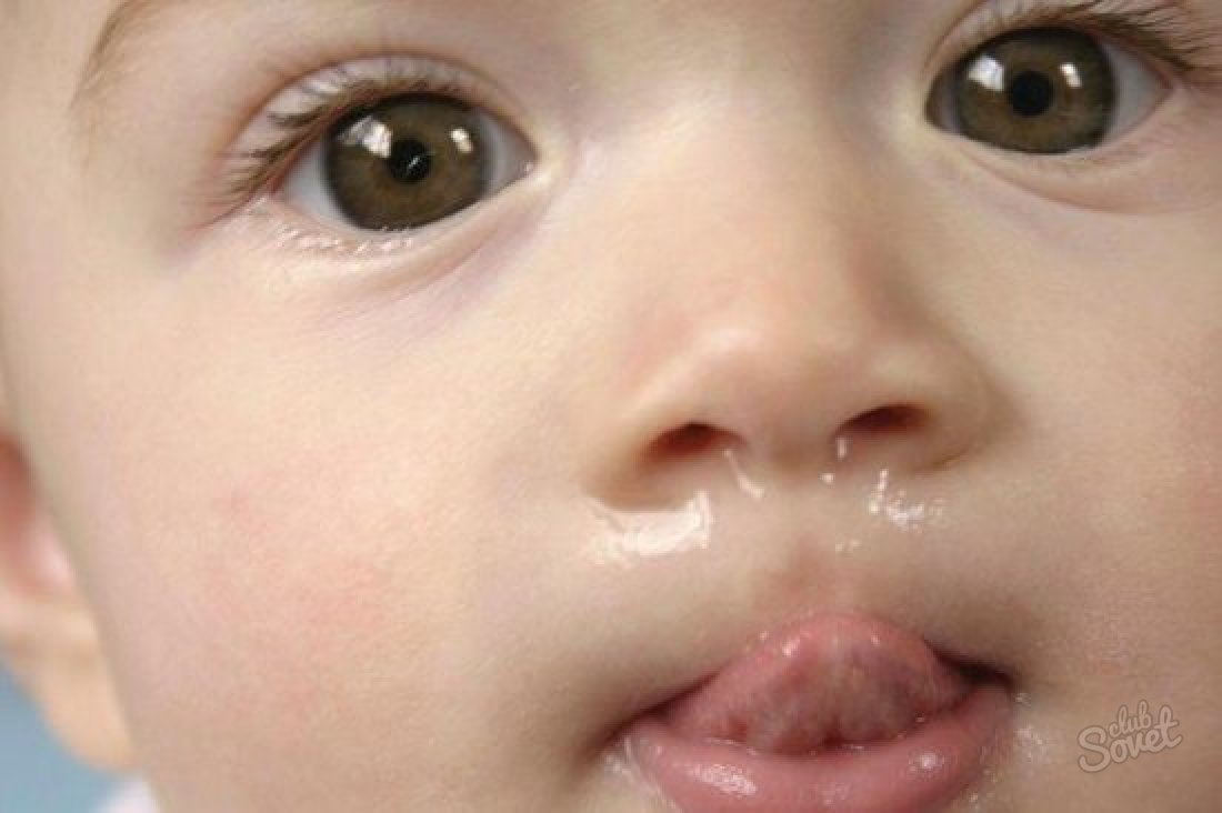 Eine laufende Nase beim Baby - wie man behandelt
