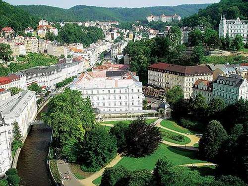 Karlovy แตกต่างกันไป