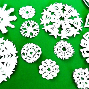 Photo How to make a snowflake from a napkin with your own hands?