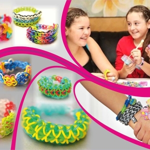 Stock Foto How to weave bracelets from rubber