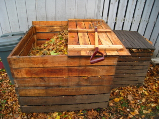 How to make a compost box?