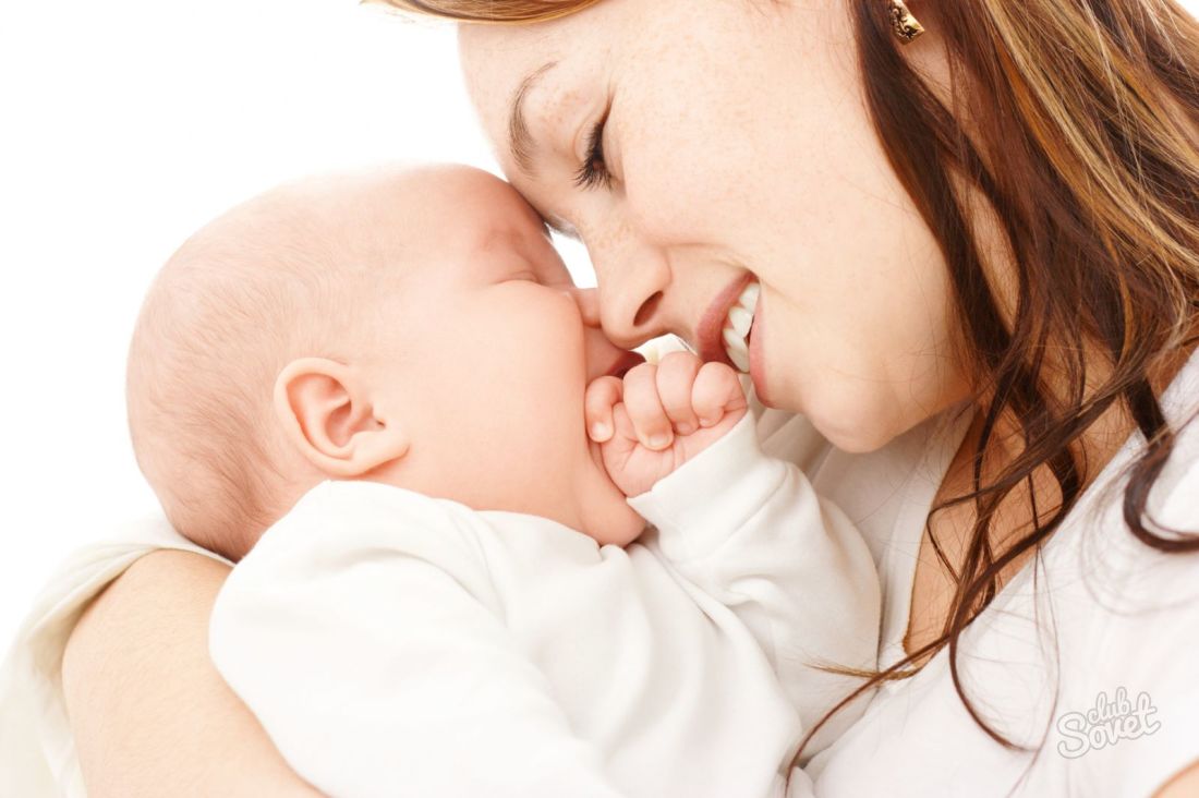 Wie man das Baby im Baby im Mund behandelt
