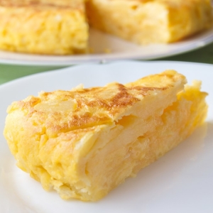 ფოტო როგორ საზ omelet ერთად რძის frying პან