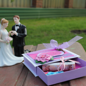 როგორ მივცეთ ქორწილი ორიგინალური ფული