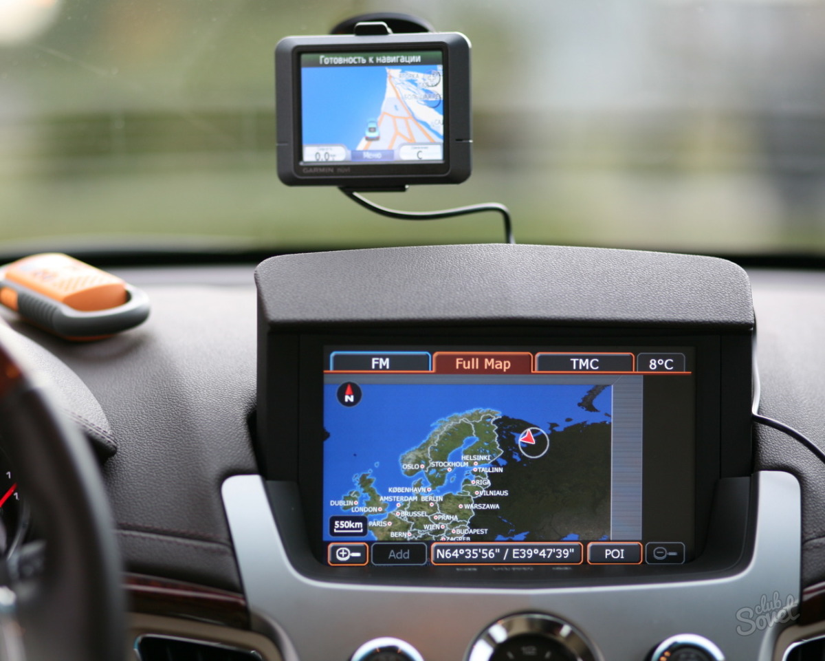 Навигатор на экране автомобиля. Навигатор машина. Навигационная система для автомобиля. Навигатор для автомашин.. GPS В машине.