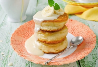 How to prepare pancakes on kefir like fluff