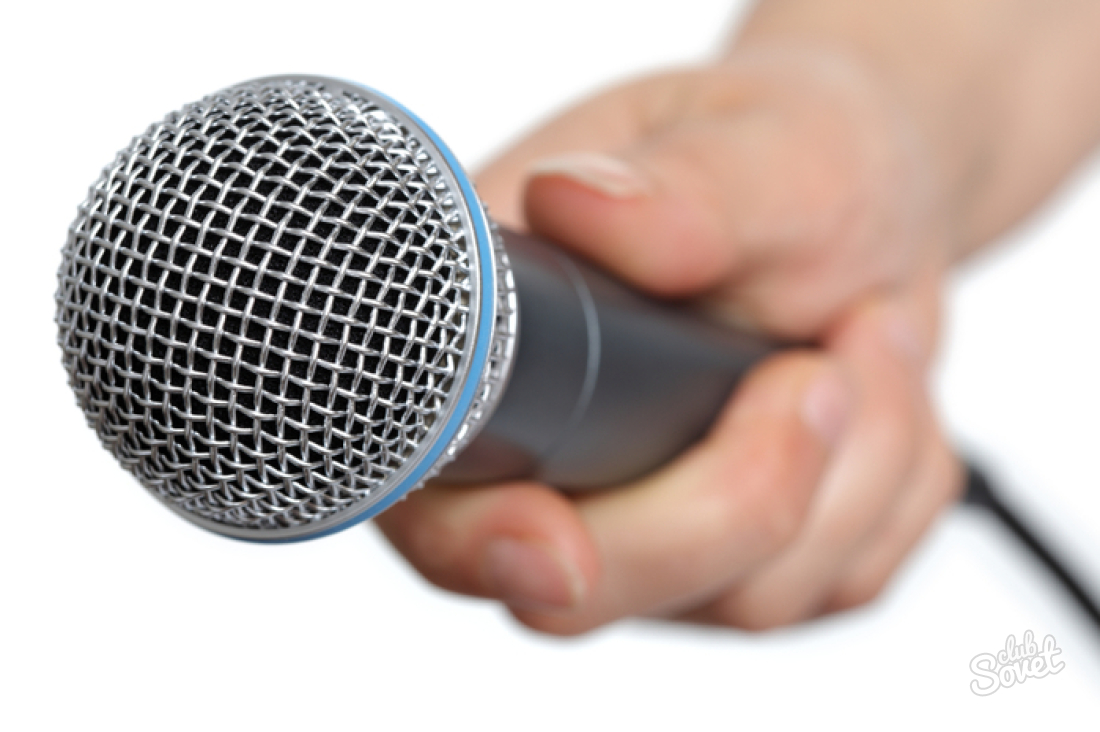 Jak podłączyć mikrofon do karaoke laptopa