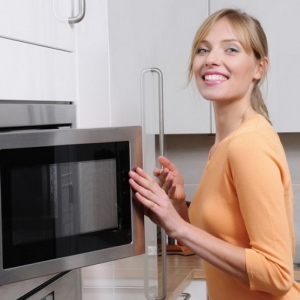Kako oprati mikrovalovno pečico