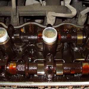 Stock Foto Opešite motor iz olja