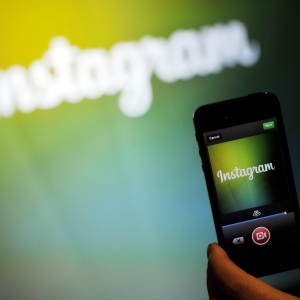 How to impose music in instagram