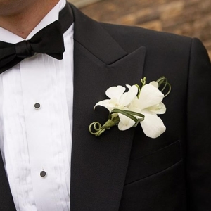 How to make a boutonniere?
