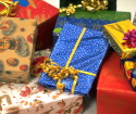 Как упаковать коробку в подарочную бумагу пошагово