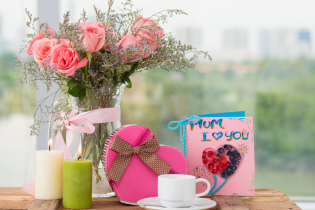 What to give mom for a birthday from the daughter