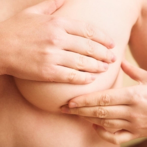 Фото как расцедить грудь